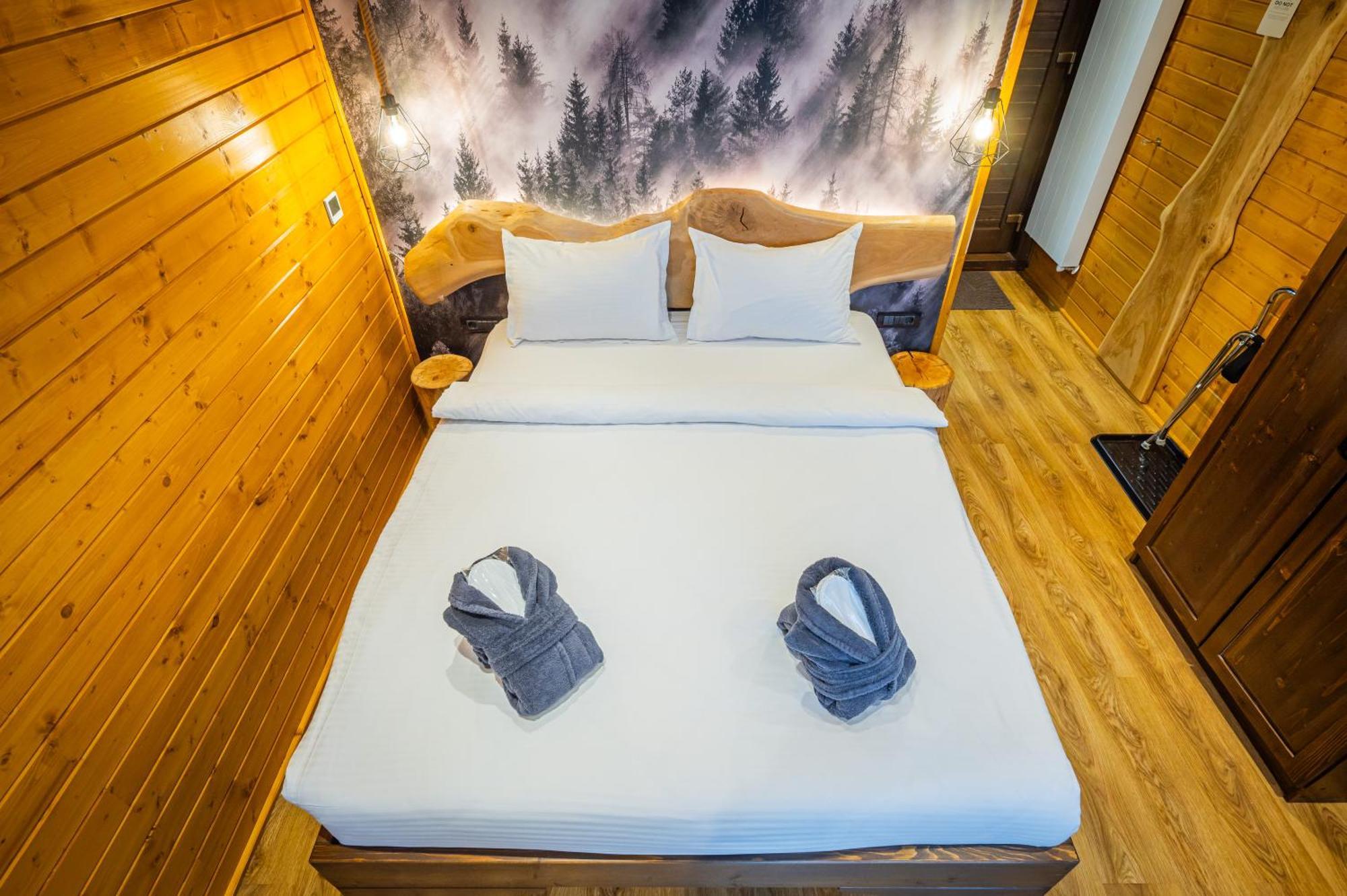 Q Chalet Négyfalu Szoba fotó