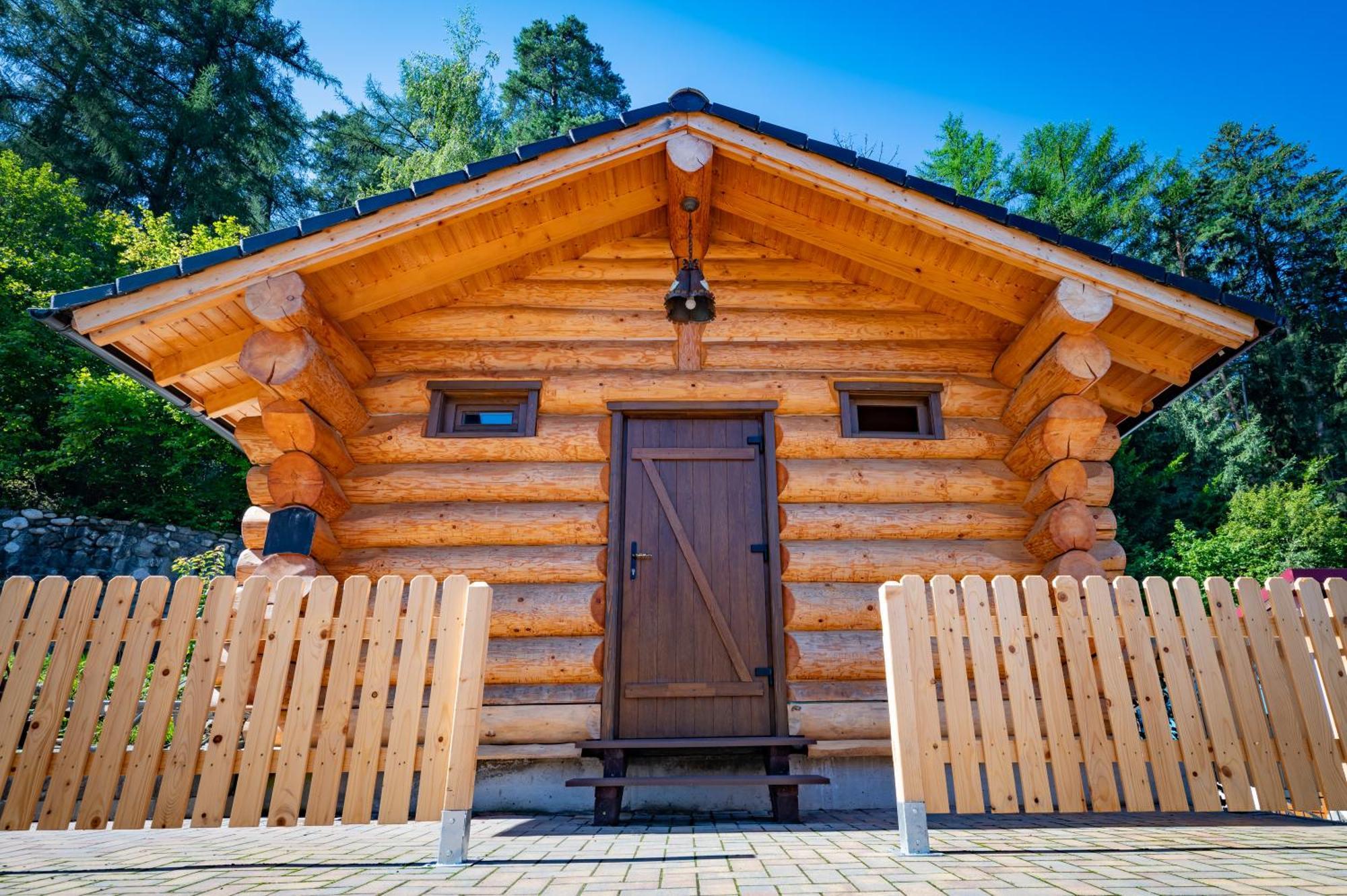 Q Chalet Négyfalu Szoba fotó