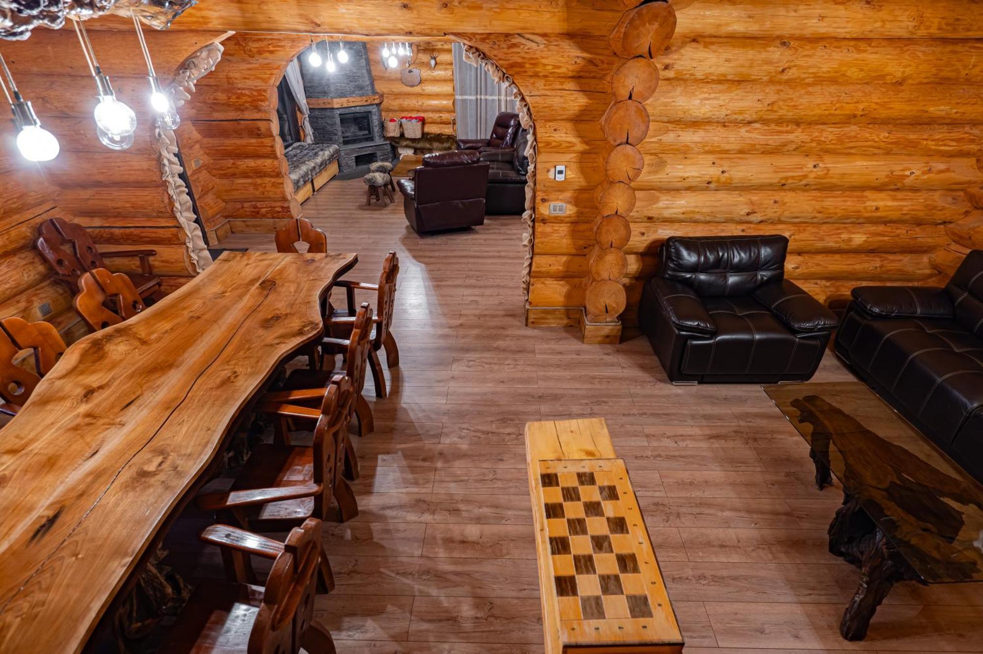 Q Chalet Négyfalu Szoba fotó