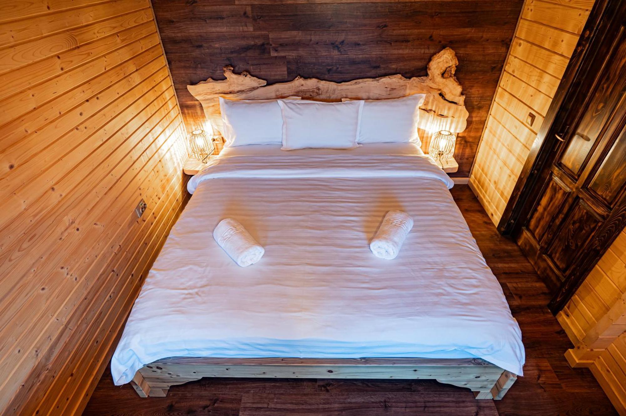 Q Chalet Négyfalu Szoba fotó