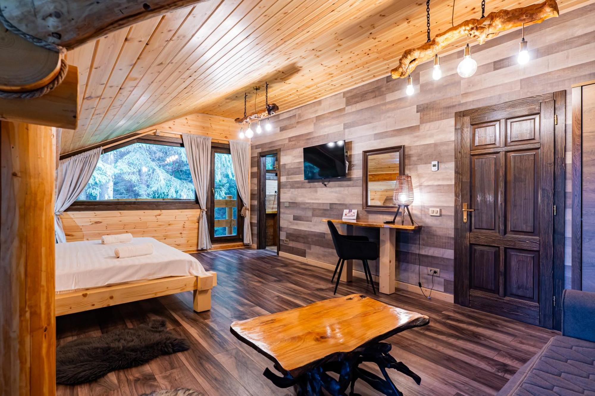 Q Chalet Négyfalu Szoba fotó
