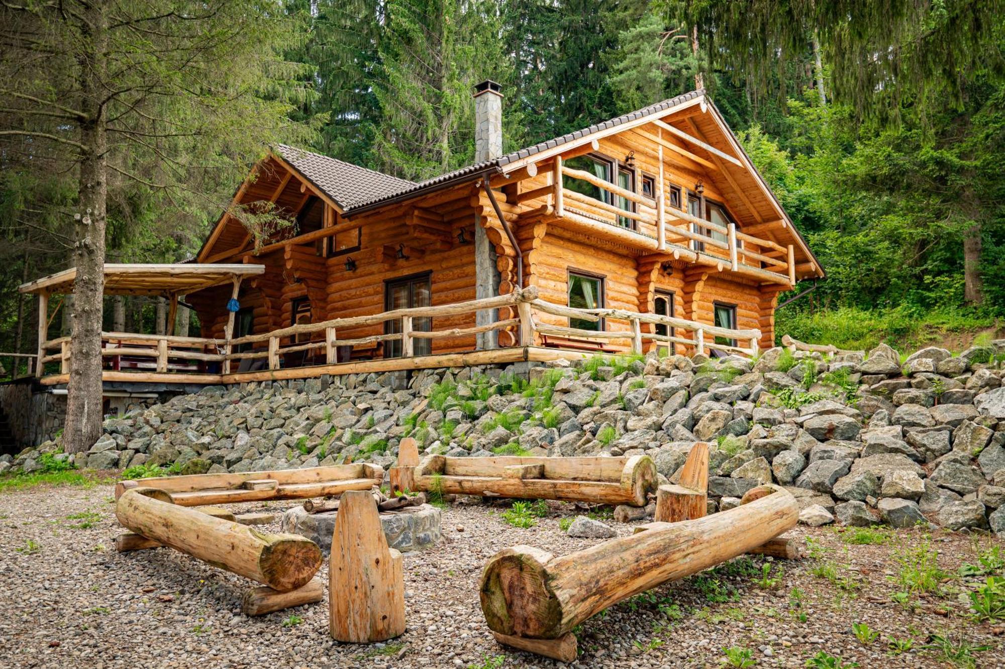 Q Chalet Négyfalu Szoba fotó
