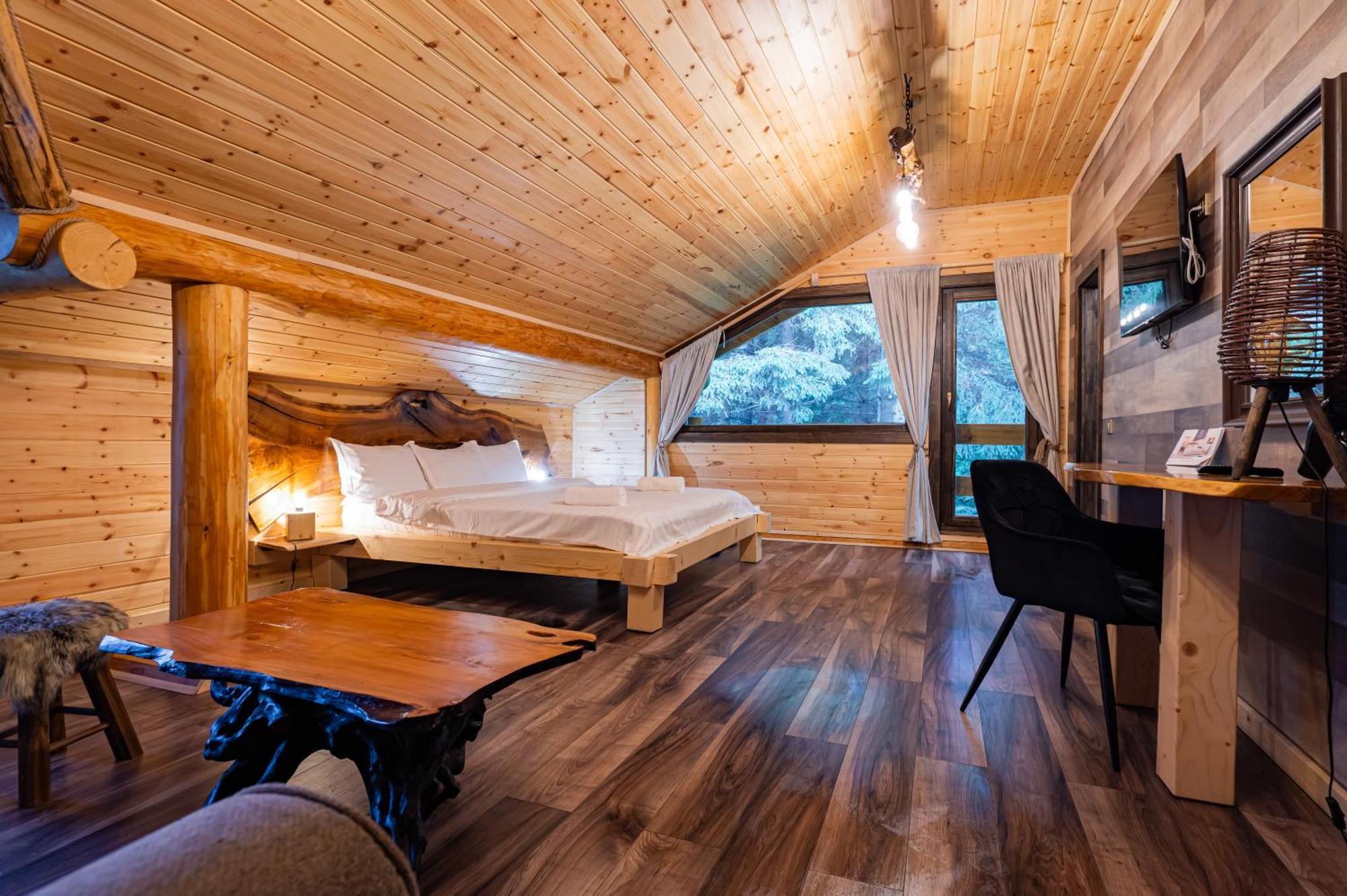 Q Chalet Négyfalu Szoba fotó