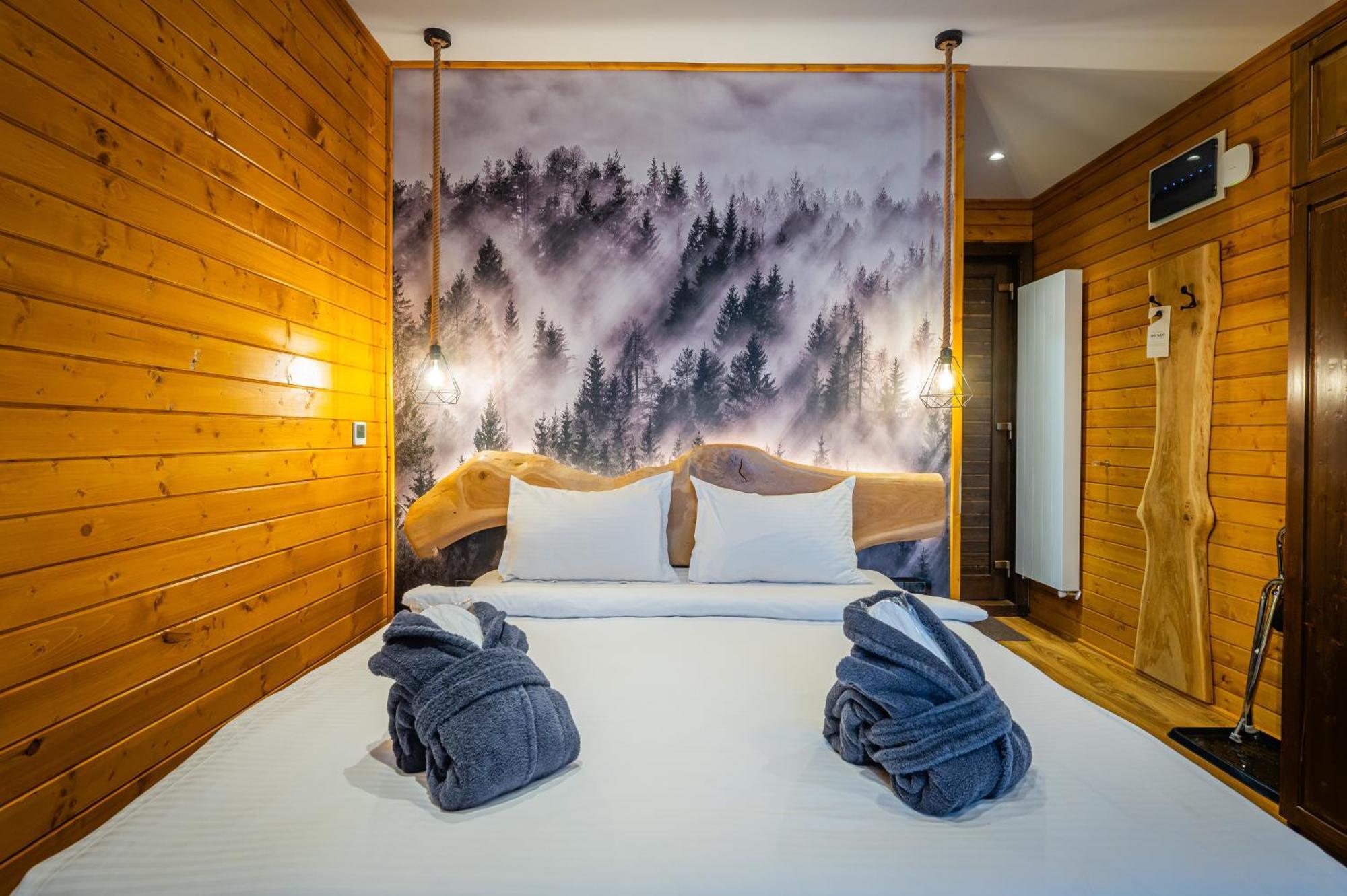 Q Chalet Négyfalu Szoba fotó