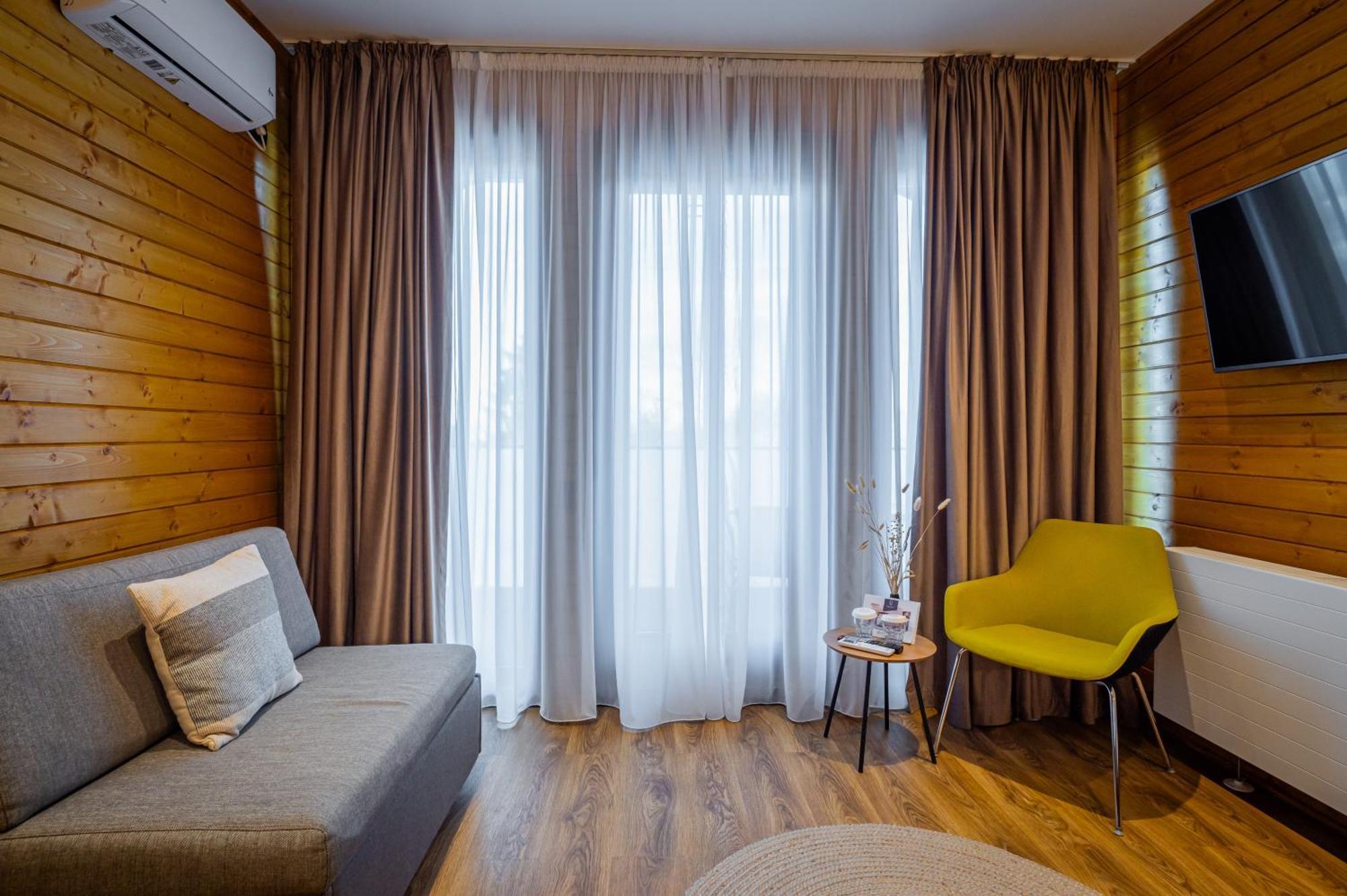 Q Chalet Négyfalu Szoba fotó